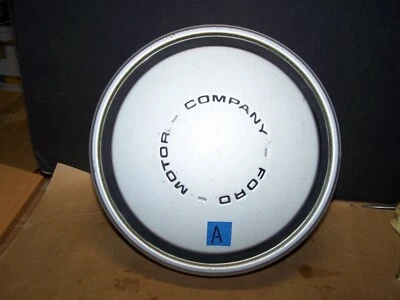 1973-1984 F100 F150 OEM FORD TRUCK Econoline блюдо для собак подлинные колпаки ступицы одинарные A - Изображение 1 из 2