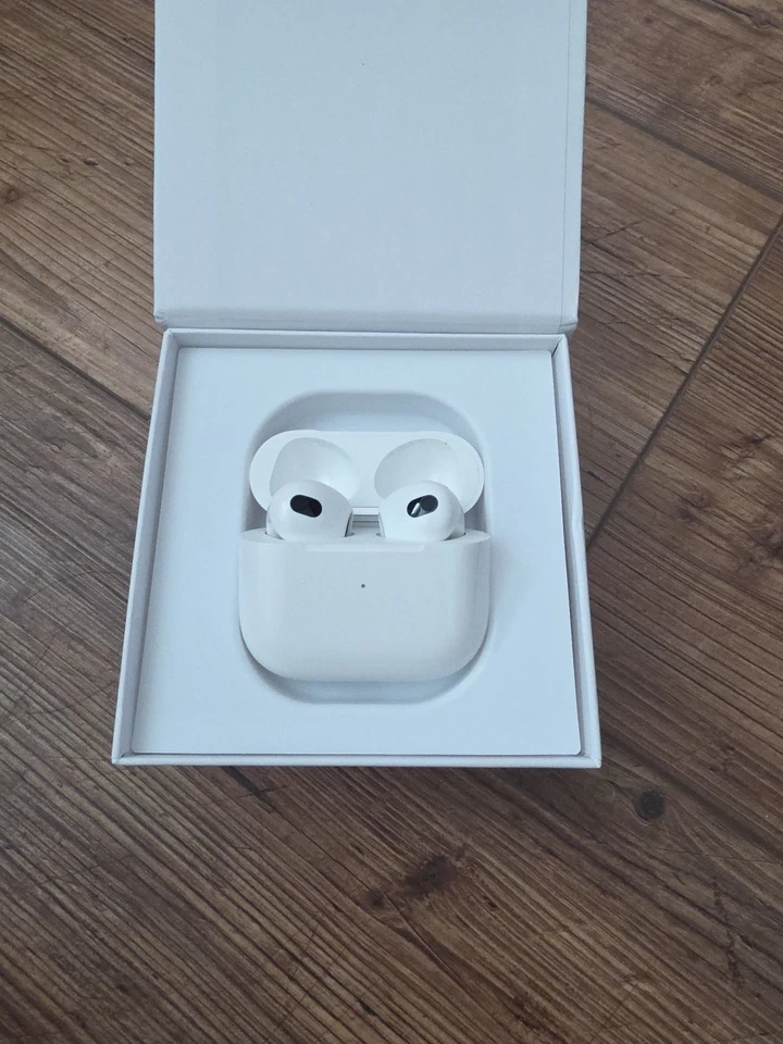 Auriculares intrauditivos Apple AirPods 3ª generación cargador MagSafe - blanco - excelente Foto 1 de 1