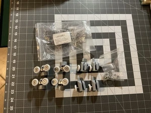 8 Stück Duschtürrollen/Kufen/Riemenscheiben/Räder oben/unten Badezimmer grau - Bild 1 von 5