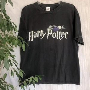 HARRY POTTER HOGWARTS size L black signature logo Hogwarts Castle t-shirt - Picture 1 of 10