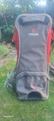 Portabebés LittleLife Cross Country S2 CUBIERTA DE LLUVIA GRATIS Rojo Gris Senderismo Foto 1 de 4