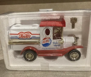 GOLDEN WHEEL 1925 PEPSI COLA DELIVERY TANKER TRUCK DIE CAST COIN BANK VINTAGE - Picture 1 of 7