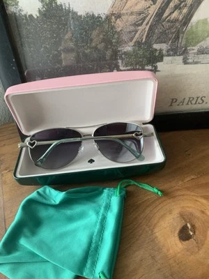 Juicy Couture Plata y Verde CORAZÓN Aviadores Kate Spade Verde y Rosa Estuche ¡Único! Foto 1 de 4