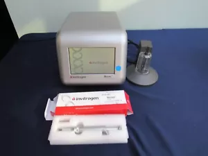 Invitrogen Neon Transfection System MPK5000 w/ Pipette Station & MPP 100 Pipette - Picture 1 of 11