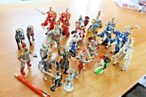 Crusader toy knights castle horse schleich soldier Papo unicorn Britains vintage - Picture 1 of 6