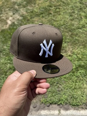 New York Yankees MLB New Era 59FIFTY Fitted Cap HAT 5950 BROWN WALNUT CHOCOLATE - Image 1 of 4
