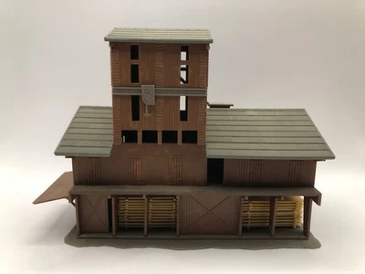 Pola 241 | Sägewerk | fertig gebaut | Spur N / 1:160 - Bild 1 von 4