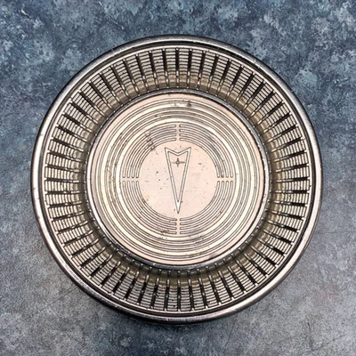 1964? PONTIAC HORN BUTTON 3-1/4"D Arrowhead Logo #64045 GTO-LeMans-Tempest? Used - Image 1 of 4