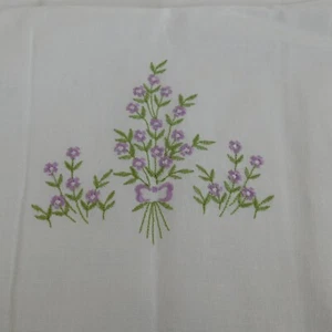 Embroidered Purple Flower Tablecloth Cover Dresser Scarf Raz Import Cotton 25x15 - Imagen 1 de 7