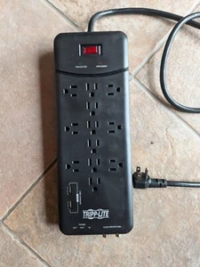Tripp Lite Surge Power Strip 12 Outlets, 2 USB Charging Ports Tel/Modem/Coax - Afbeelding 1 van 5