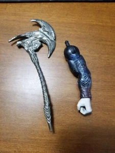 NEU Mattel DC Comics Multiversum Steppenwolf Build-A-Figure BAF linker Arm und Axt - Bild 1 von 2