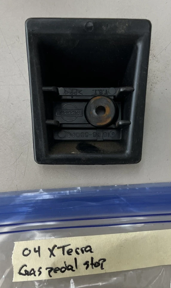 Nissan Xterra 2004 parada de pedal de gasolina Foto 1 de 1