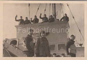 (RB)2024-218, Foto, Jubel auf einen einem Schiff Narvik 1940 Norwegen - Picture 1 of 2