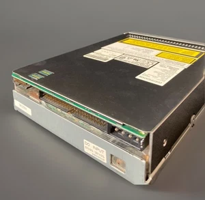 Sony SMO-F541-01 2.6GB SCSI Internal MO Magneto Optical Drive 5.25" - Afbeelding 1 van 6