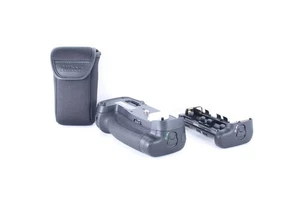 Nikon MB-D17 Battery Pack with AA Holder Works Perfectly Q445 Lowest Price - Picture 1 of 7