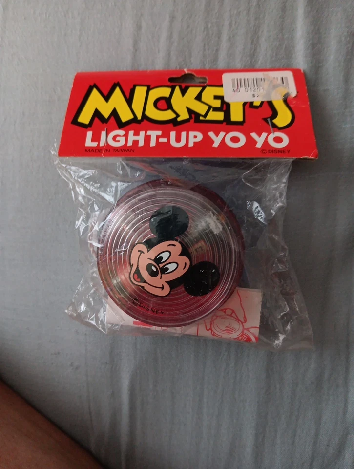 Disneyland Mickey Light-Up Yoyo Azul y Rojo Vintage Años 90 Sin Abrir Foto 1 de 1