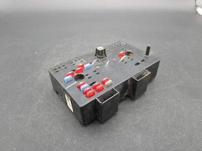 Caja de bloque de conexiones relé de fusibles interior Saturn Vue 2004-2006 22682563 X19-607 Foto 1 de 4