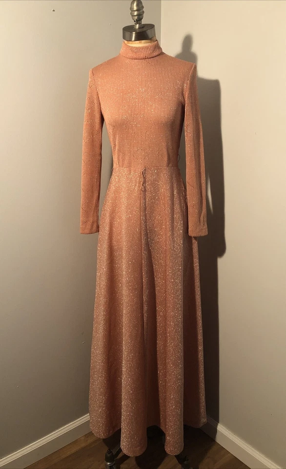 Maxi Vestido Disco Anfitriona De Colección Años 70 Rosa Plata Tejido Lúrex Manga Larga XS/S ILGWU Foto 1 de 4