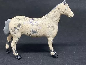 uncatalogued young horse By Britains (Yellow 305) dated 18.8.1903 - Picture 1 of 9