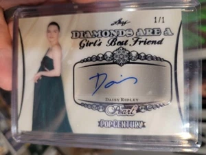 2024 Leaf Pop Century Pearl Daisy Ridley Auto 1/1 - Bild 1 von 2