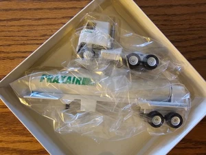 Winross 1:64 Praxair Semi-Tractor Diecast Model Tanker Truck - Bild 1 von 1