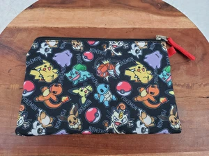 Pokémon Pikachu & Charmander Reißverschluss Etui Federmäppchen 8 x 5" Kleingeld Geldbörse EUC - Bild 1 von 5