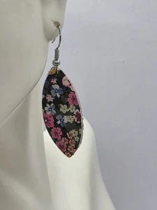 Floral Träne Leder Ohrhänger Haken 2 1/4" - Bild 1 von 4