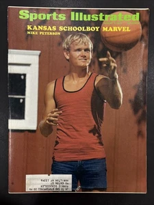 Sports Illustrated 9. August 1971 Mike Peterson Kansas Marvel Basketball - Bild 1 von 2