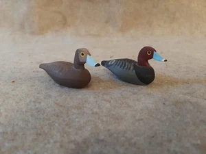 Pair Carved Wood Miniature RedHead Duck Decoys signed CB upper bay paint - Picture 1 of 15