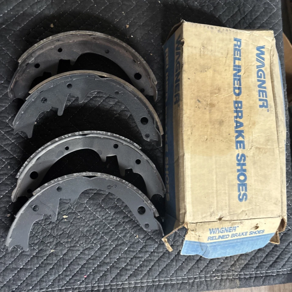 Zapata de freno de tambor Wagner 267 AMC Hornet Javelin AMX Scrambler Gremlin Foto 1 de 4