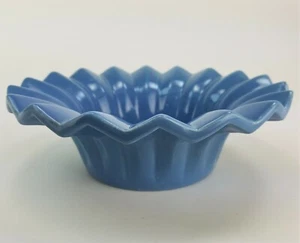"Tazón plisado azul vintage Haeger Art Pottery 132 de 9" - Imagen 1 de 9