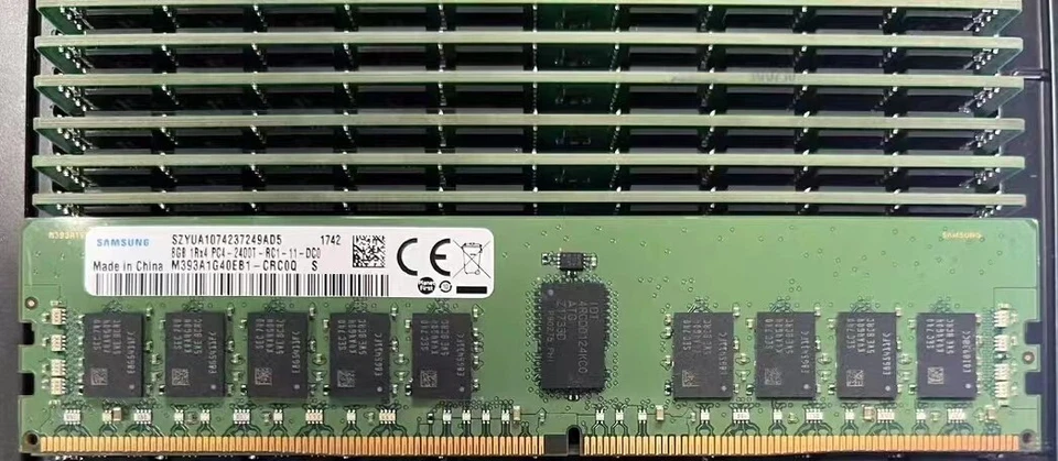 SAMSUNG 8GB DDR4 2400 PC4-19200 1Rx4 M393A1G40EB1-CRC 288pin Server RDIMM RAM - Image 1 of 1
