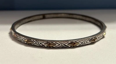 Brazalete ajustado House of Harlow 1960 pirámide de plata y oro Foto 1 de 4