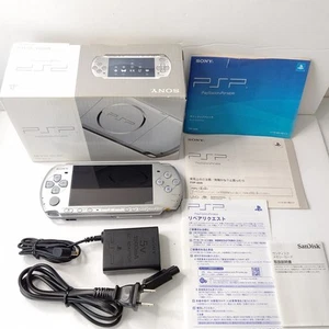 Sony PSP 3000 Mystic Silber Konsole Boxed Set mit Ladegerät Handbuch Japan getestet Kostenloser Versand - Bild 1 von 10