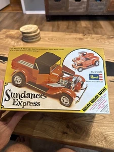 REVELL 1929 MODEL A PICK-UP BUILD 3-WAYS "SUNDANCE EXPRESS" 1974 Open Box - Bild 1 von 11