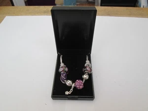 NEU VERPACKT SILBERFARBEN SCHLANGENKETTE ARMBAND MIT BUNTEN PERLEN CHARMS - Bild 1 von 3