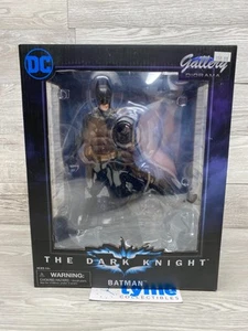 Galería Batman PVC Figura El Caballero Oscuro Película Diamond Select Toys DC 2019-ABIERTO - Imagen 1 de 3