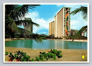 Postal Hilton Hawaiian Village Rainbow & Tapa Towers Waiki Beach Hawaii 1985 - Imagen 1 de 2