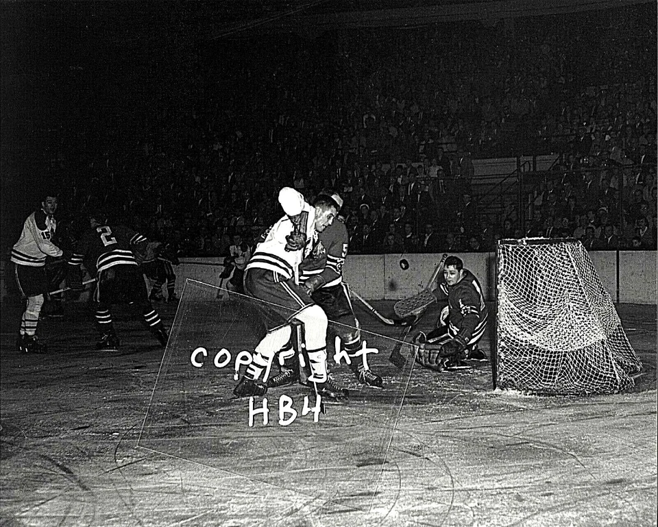 Foto #2 de Glenn Hall Chicago Blackhawks en acción 1959 Salón de la fama en blanco y negro  Foto 1 de 1