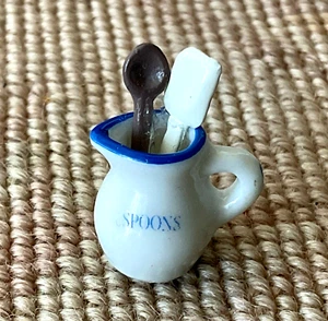 Dollhouse Miniature Reutter Porzellan Spoon Pot Container Spatula 1428 - Picture 1 of 6
