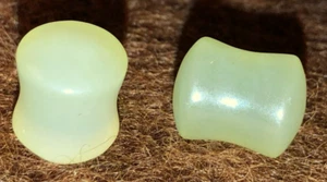 Ear Gauges 00G 10mm Jade Stone Plugs Double Flare - Picture 1 of 1