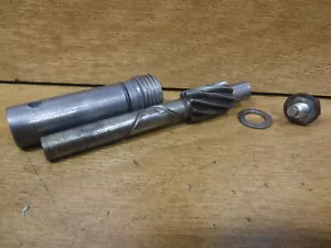 1972 72 SUZUKI TS250 TS 250 OEM TACHOMETER DRIVE GEAR SHAFT NICE FAST SHIPPING - Picture 1 of 12