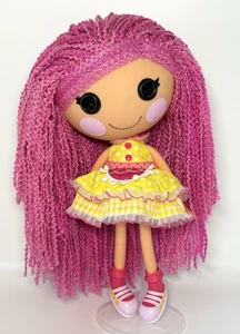 2013 MGA Lalaloopsy Crumbs Sugar Cookie Doll 12" Pink Yarn Hair and Outfit - Picture 1 of 18