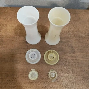 Vintage Tupperware 6" Sanduhr weiß Salz & Pfefferstreuer silberne Buchstaben verblasst - Bild 1 von 11