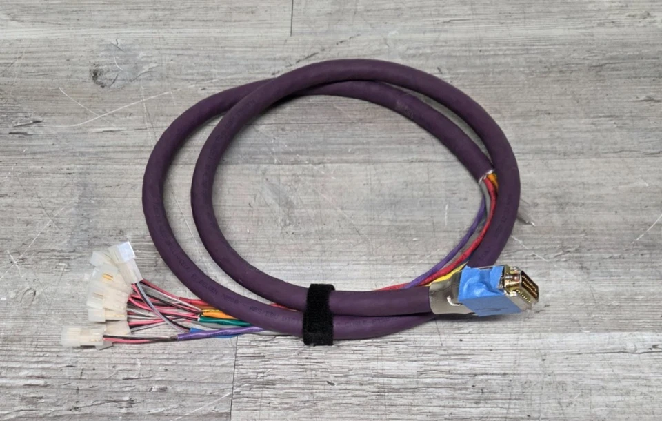 Cable serpiente de audio de 8 canales Belden 7880A DB25 macho a E3 macho púrpura - (4 pies) Foto 1 de 1