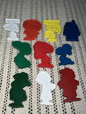Lote de 10 cortadores de galletas Peanuts vintage Snoopy Charlie Brown United características Foto 1 de 4