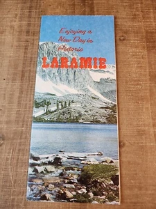 Vintage Reiseprospekt Historisch Laramie Wyoming Karte Berg - Bild 1 von 3