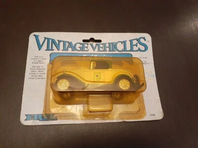 ERTL Publix 1932 Ford Roadster  Die-Cast Metal Replica, 1:43 Scale, New in Box - Image 1 of 4