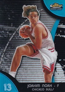 2007-08 Finest #81 Joakim Noah Rookie Refractors Blue #17/199 Chicago Bulls - Imagen 1 de 2