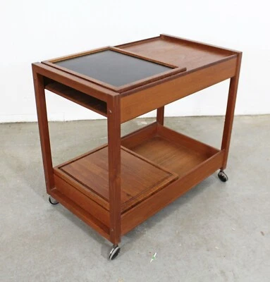 Датская современная тележка середины века с раздвижной дверью из тика для сухого бара/чая на колесах - Изображение 1 из 4